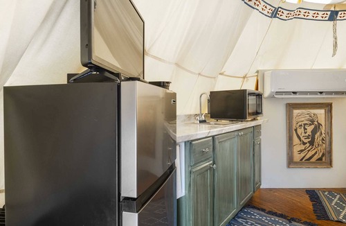 Bandera Cabin | Bandera Stronghold Retreat