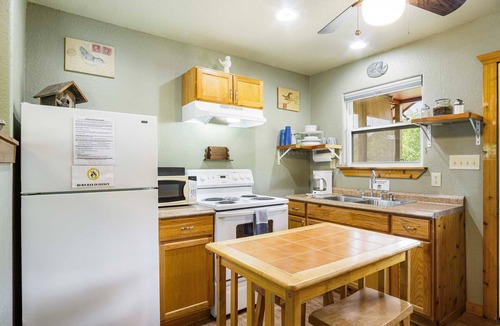 Bandera Cabin | Bandera Stronghold Retreat