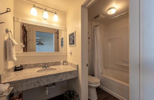 Bandon Hotel | Bandon Marina Inn