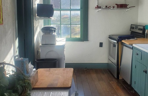 Donegal House | Baneberry Meadows Farmhouse