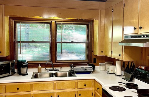 Moravian Falls Cabin | Banjo’s Cabin