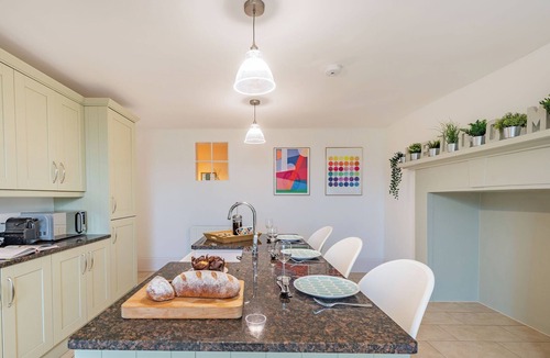 Newnham Cottage | Bank House Apartment