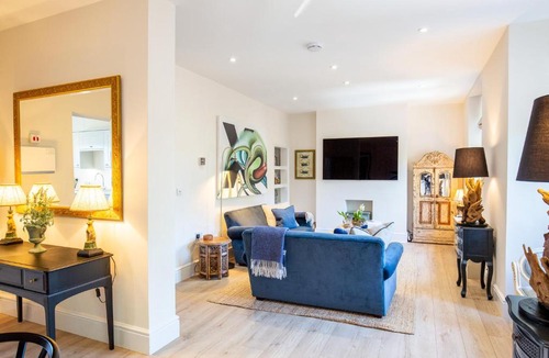 Quenington House | Bank House