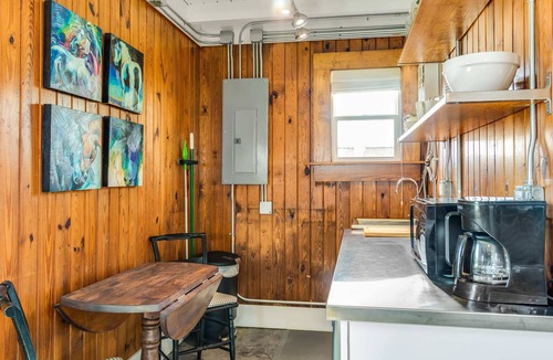South Nags Head House | Bankers Tiny Cottage: Dog-Friendly w Beach Access!