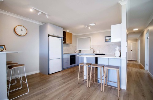 Bilinga Apartment | Banksia by Khove Summ