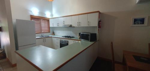 Kingfisher Bay Villa | Banksia Hideaway Kgari