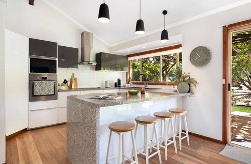 Tapitallee House | Banksia – stylish and modern