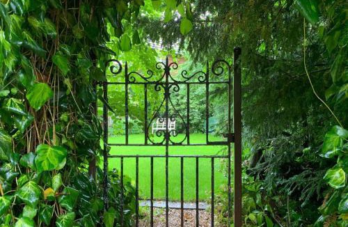 Kidlington House | Banksiae