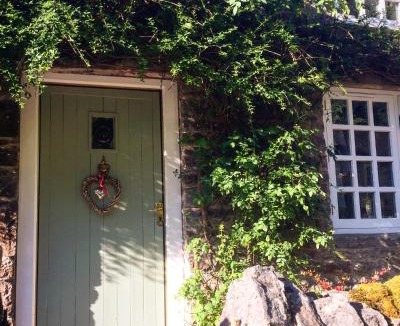 Alstonfield House | Bankside Cottage