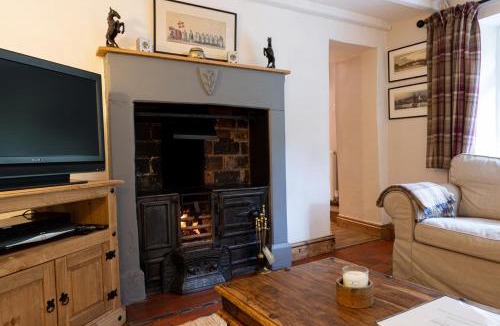 Alstonfield House | Bankside Cottage