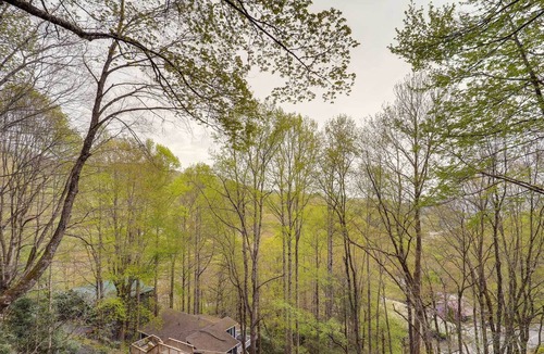 Mill Ridge Cabin | Banner Elk Cabin w/ Fire Pit: Pets Welcome