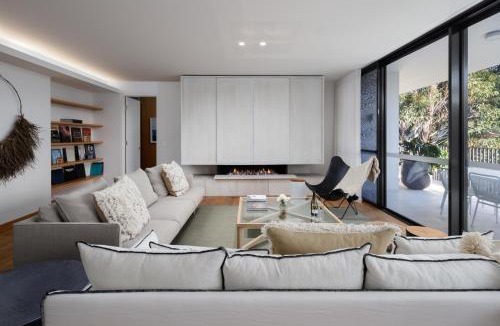 Mollymook Beach Hotel | Bannisters Pavilion Mollymook