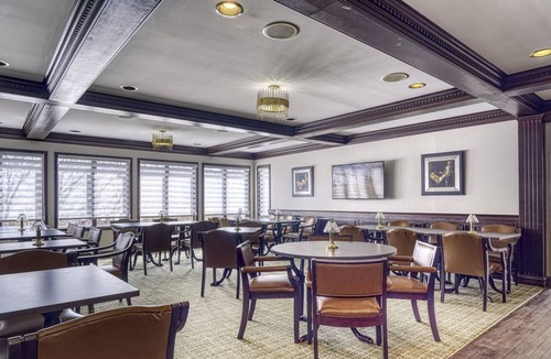 Valparaiso Apartment | Bannockburn Suite at Aberdeen