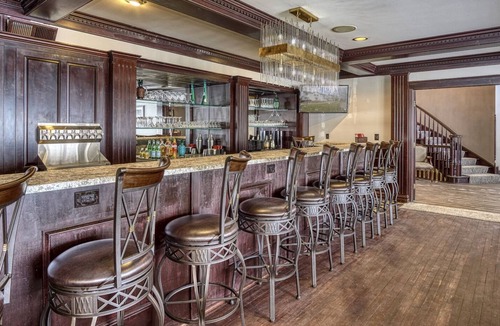 Valparaiso Apartment | Bannockburn Suite at Aberdeen