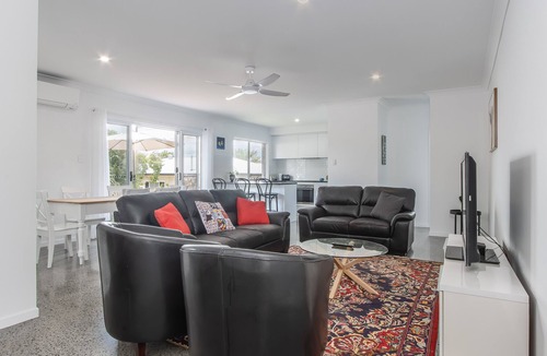 Banora Point Apartment | Banora Point Tranquility!