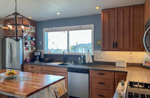 Bodega Bay House | Banyan House - Quaint Beach Cottage.