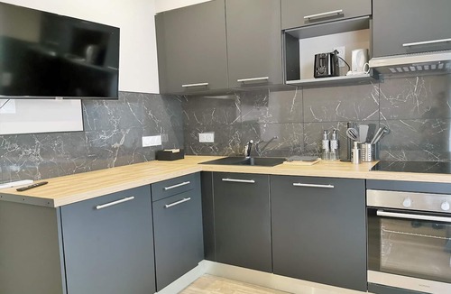 Moyen-Vernet Apartment | Banyuls-Suite-Suite-Whirlpool bath-Canal view