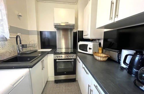 Banyuls-sur-Mer Apartment | Banyuls-sur-Mer: F2 Apartment with Loggia and Parking, Close to Beach