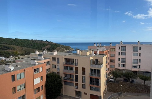 Banyuls-sur-Mer Apartment | Banyuls-sur-Mer: F2 Apartment with Loggia and Parking, Close to Beach