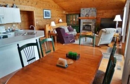 Highland Grove Cottage | Baptiste Lakehouse - A Lakefront Paradise!