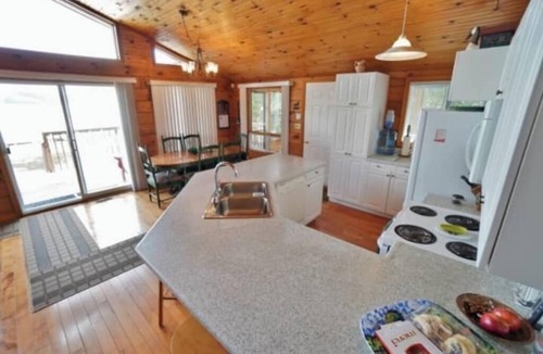 Highland Grove Cottage | Baptiste Lakehouse - A Lakefront Paradise!