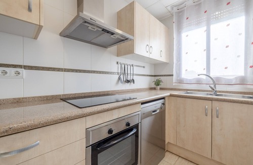 L'Aldea Apartment | 'Bapu' Apartment with Balcony and Wi-Fi