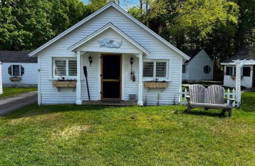 Salsbury Cove House | Bar Harbor Cottages & Suites