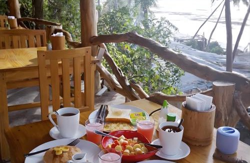 Bira Bed & Breakfast | BaraCoco Bungalows