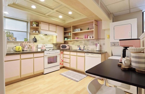 Midtown Sacramento Apartment | Barbiecore Dream Pad in Sacramento!