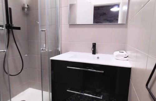 Les Chutes Lavie Apartment | Barbier - T1 pour Séjour Pratique à Marseille