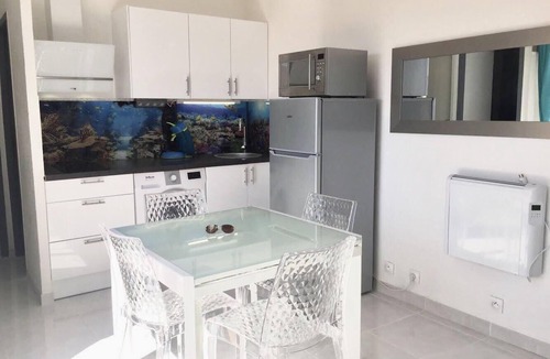 Port Leucate House | BARCARESA - WATERFRONT COTTAGE WITH SEA VIEW