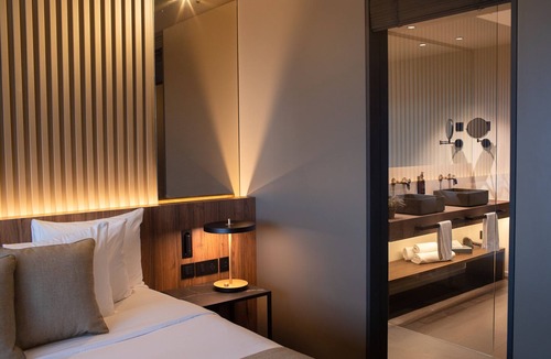 El Prat de Llobregat Hotel | Barcelona Airport Hotel