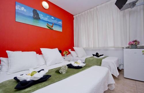 El Putget i Farro House | Barcelona City North Hostal