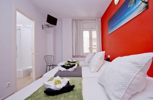 El Putget i Farro House | Barcelona City North Hostal