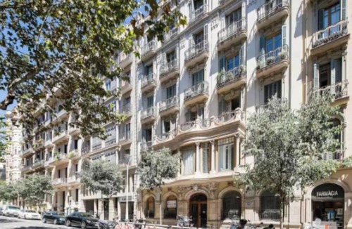 Dreta de l'Eixample Apartment | Barcelona Classic – Elegant City-Center Apartment in Eixample