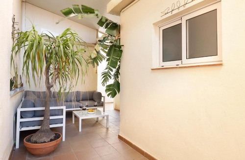 Collblanc y La Torrassa House | Barcelona Sunny Terrace
