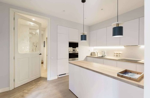 Gothic Quarter Apartment | Barcelona's Historic Elegance in A Quiet Street