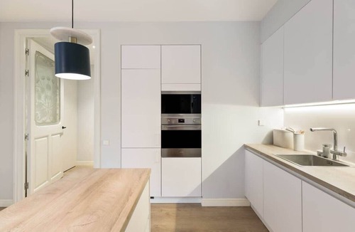 Gothic Quarter Apartment | Barcelona's Historic Elegance in A Quiet Street