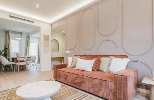 La Maternitat i Sant Ramon Apartment | Barcelona Stadium Luxury Apartment