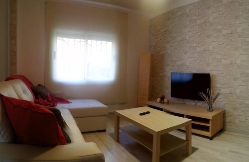 Viladecans Apartment | Barcelona-style airport