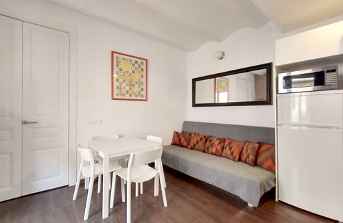 Barceloneta House | Barceloneta apartment with balcony