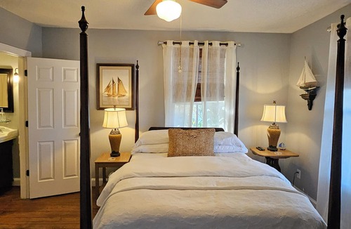 Northeast Virginia Beach Bed & Breakfast | Barclay Cottage