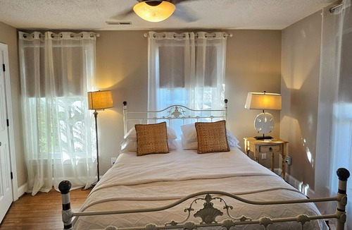 Northeast Virginia Beach Bed & Breakfast | Barclay Cottage