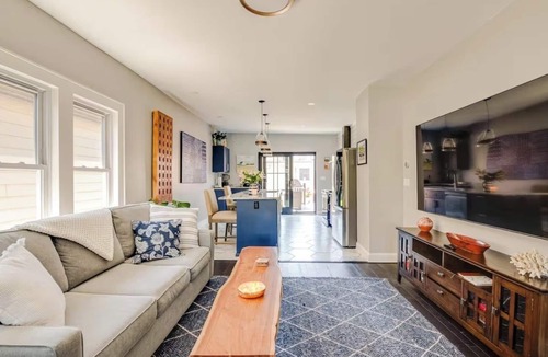 Fifth Ward House | Barclay House in Walker's Point
