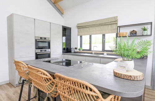 Kingswood Cottage | Barcud Coch - Red Kite