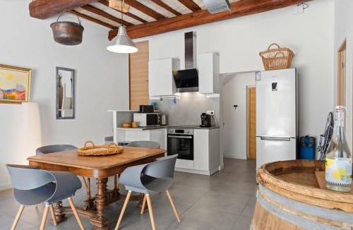 Saint-Bauzille-de-Montmel Apartment | Bardelours 2 Pic Saint-Loup Bike Base Terrace