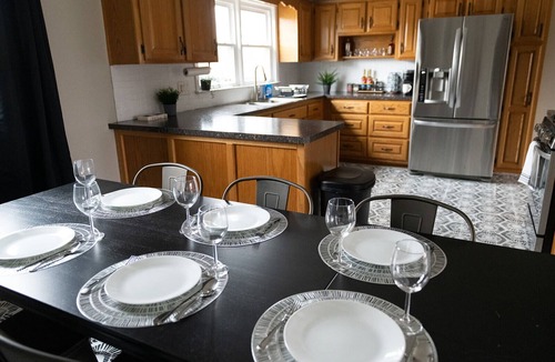 Nazareth House | Bardstown w/Hot Tub & Poker Table