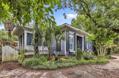 Gulfport House | Bare Feet Beach House Close to beach dog friendly