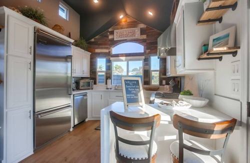 Leucadia House | Barefoot 101 * One Block to Beach * 2 Bed 1 Bath