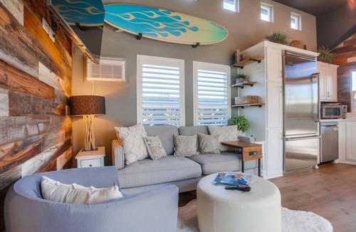 Leucadia House | Barefoot 101 * One Block to Beach * 2 Bed 1 Bath